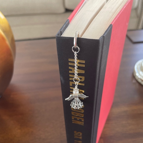 Handmade Silver & Pearl Angel Fairy Bookmark with Silver Tone Hook - ideal Gift - Picture 4 of 7